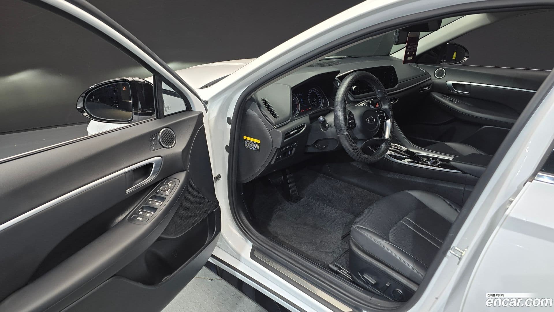 Main__Slider__Photo:Sonata Hyundai 2020.0-9