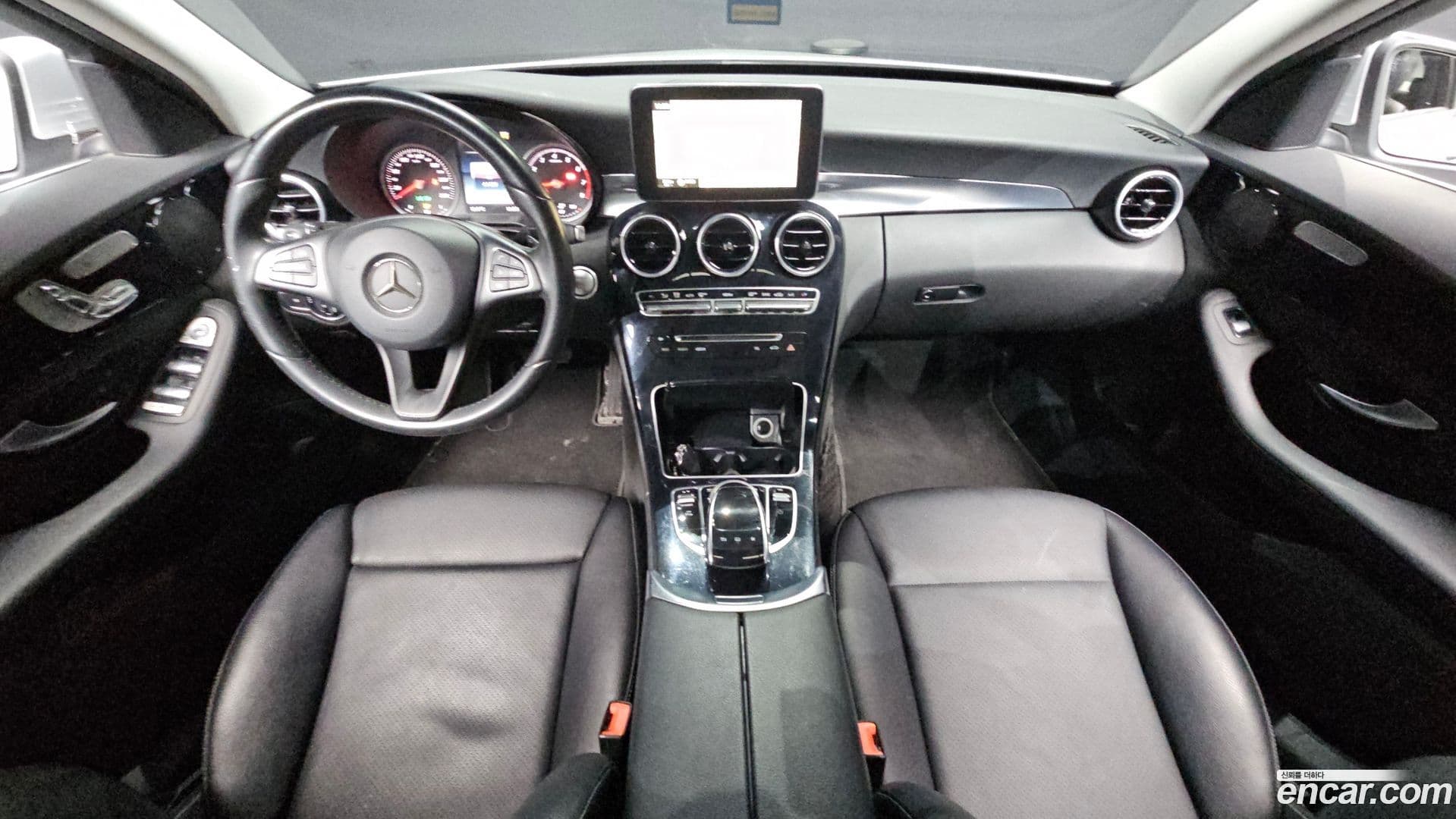 Main__Slider__Photo:C-Class Mercedes-Benz 2015.8-6