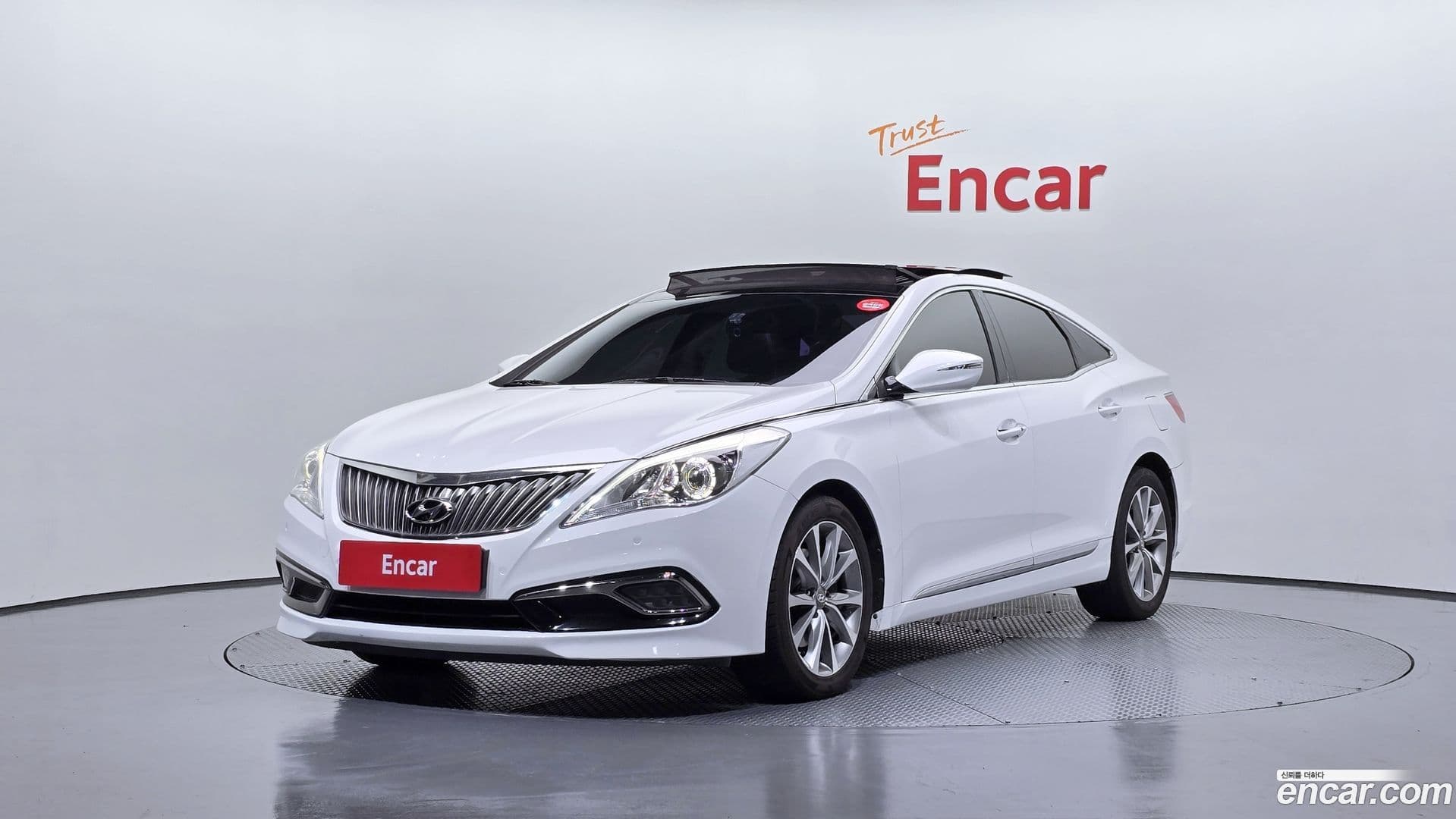 Main__Slider__Photo:Grandeur Hyundai 2015.8-0