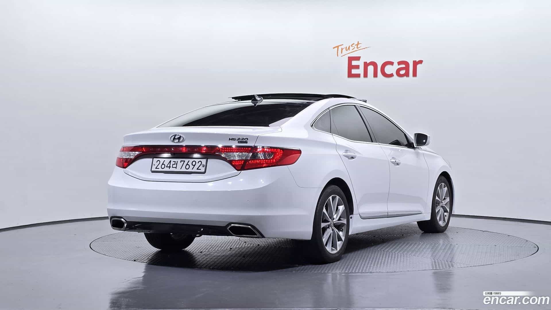 Grandeur Hyundai 2015.8-OUTER-002