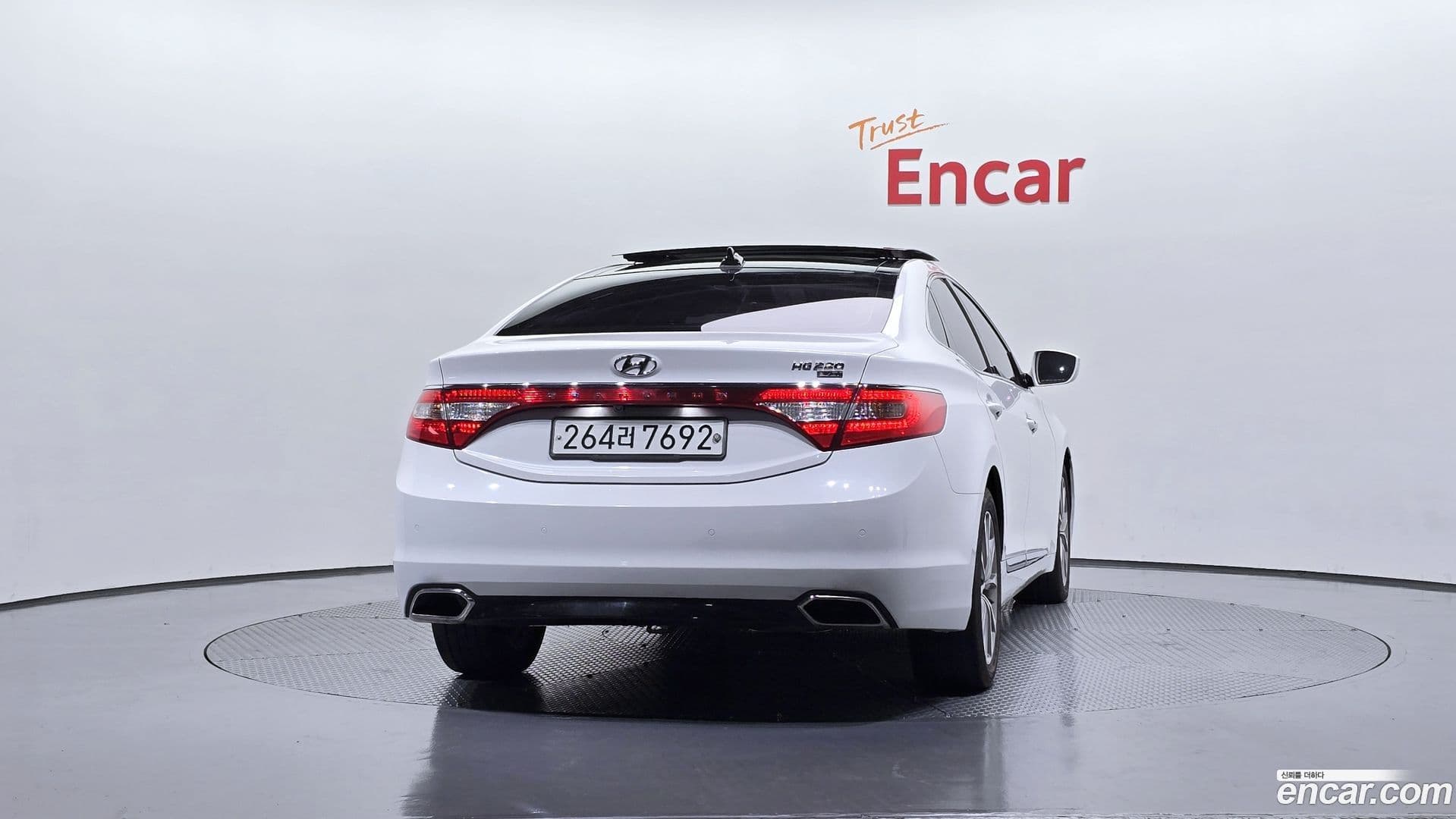 Main__Slider__Photo:Grandeur Hyundai 2015.8-3