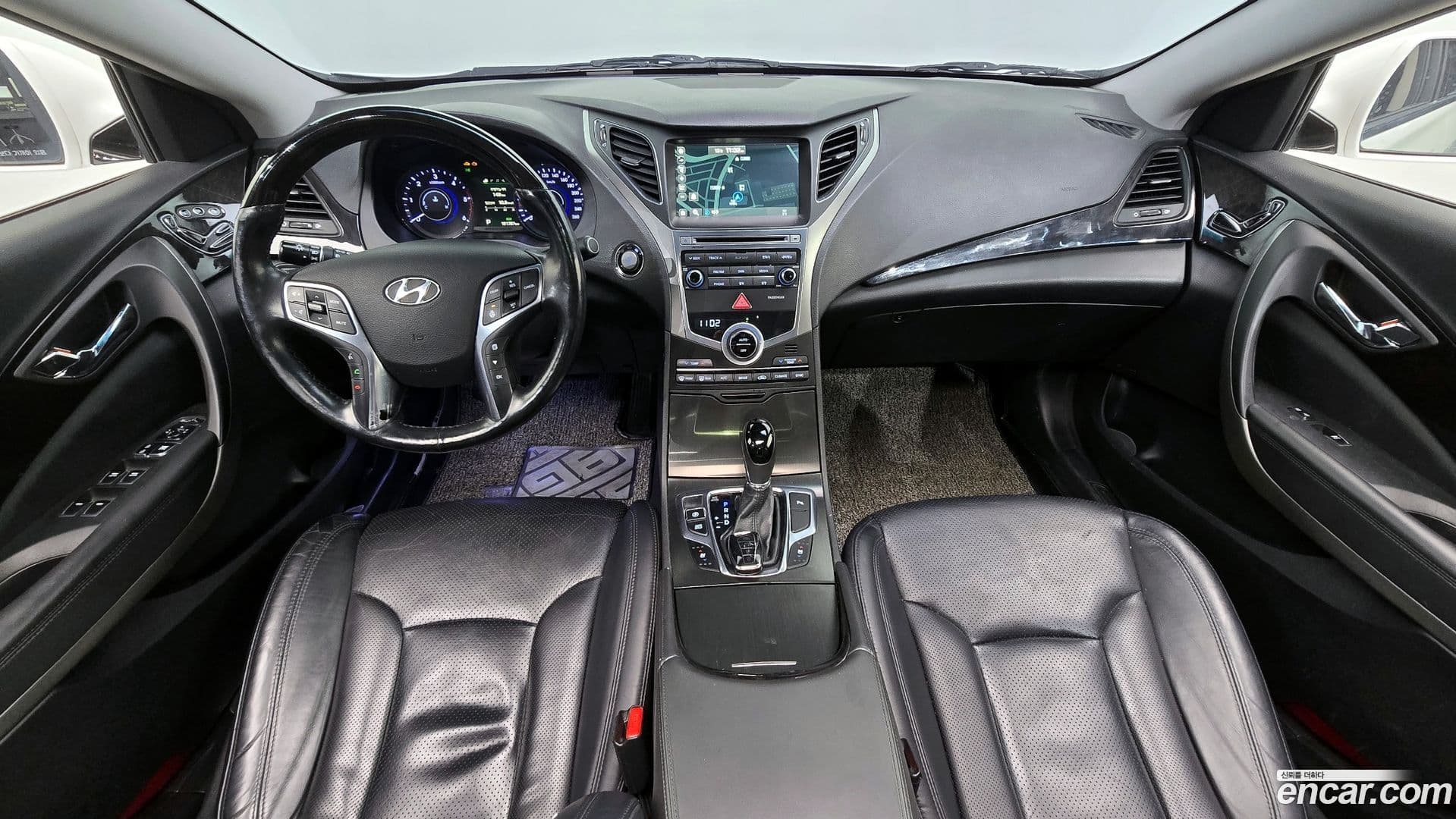 Main__Slider__Photo:Grandeur Hyundai 2015.8-6