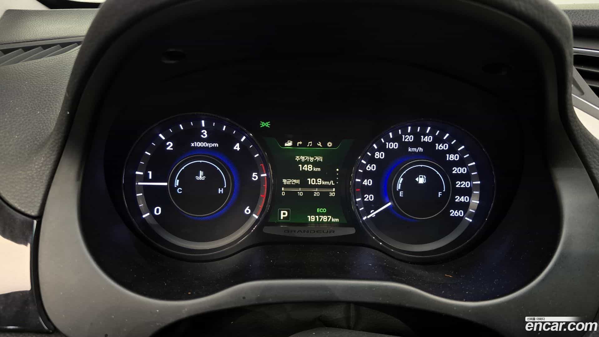 Grandeur Hyundai 2015.8-INNER-008