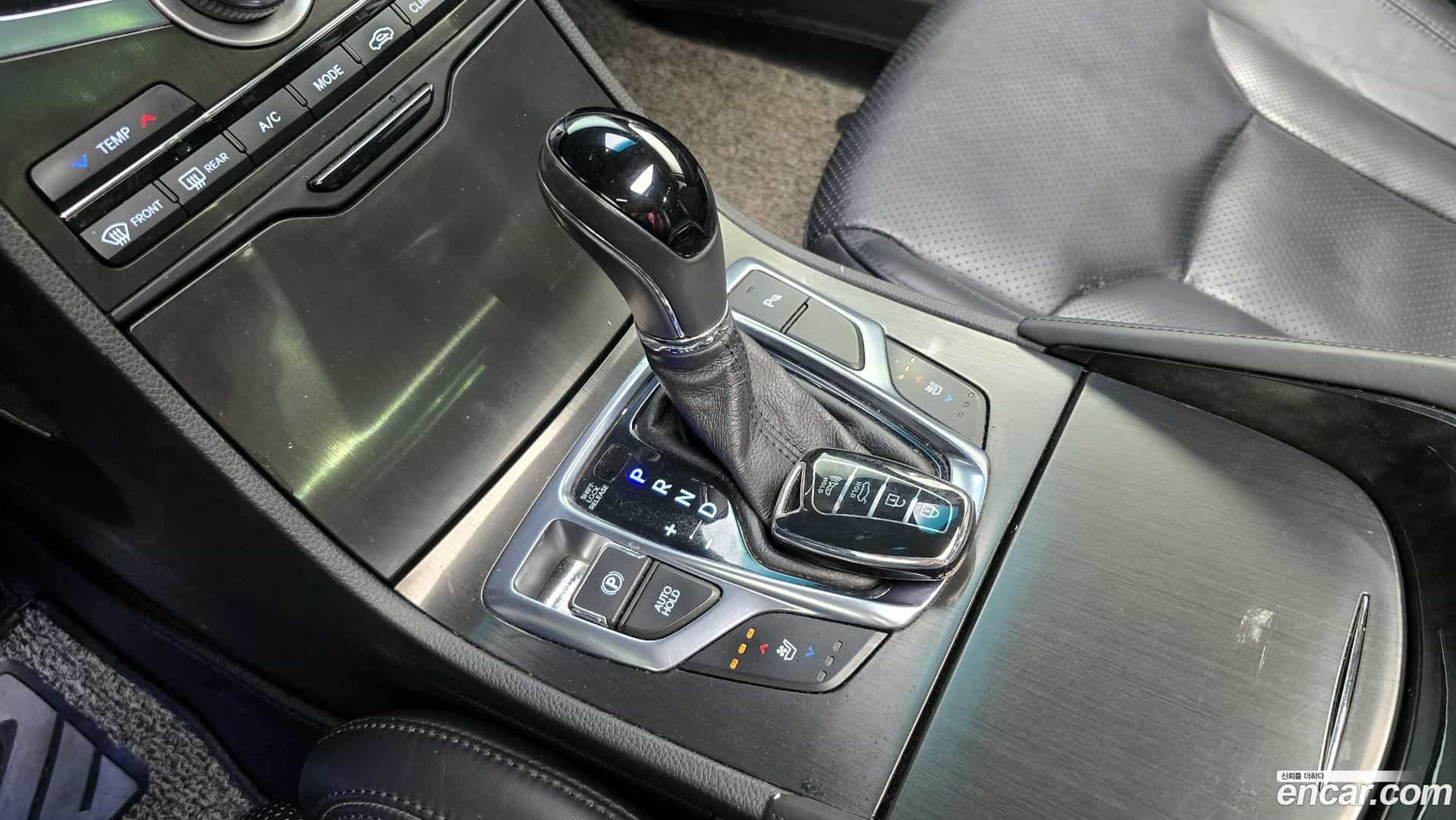 Grandeur Hyundai 2015.8-INNER-009