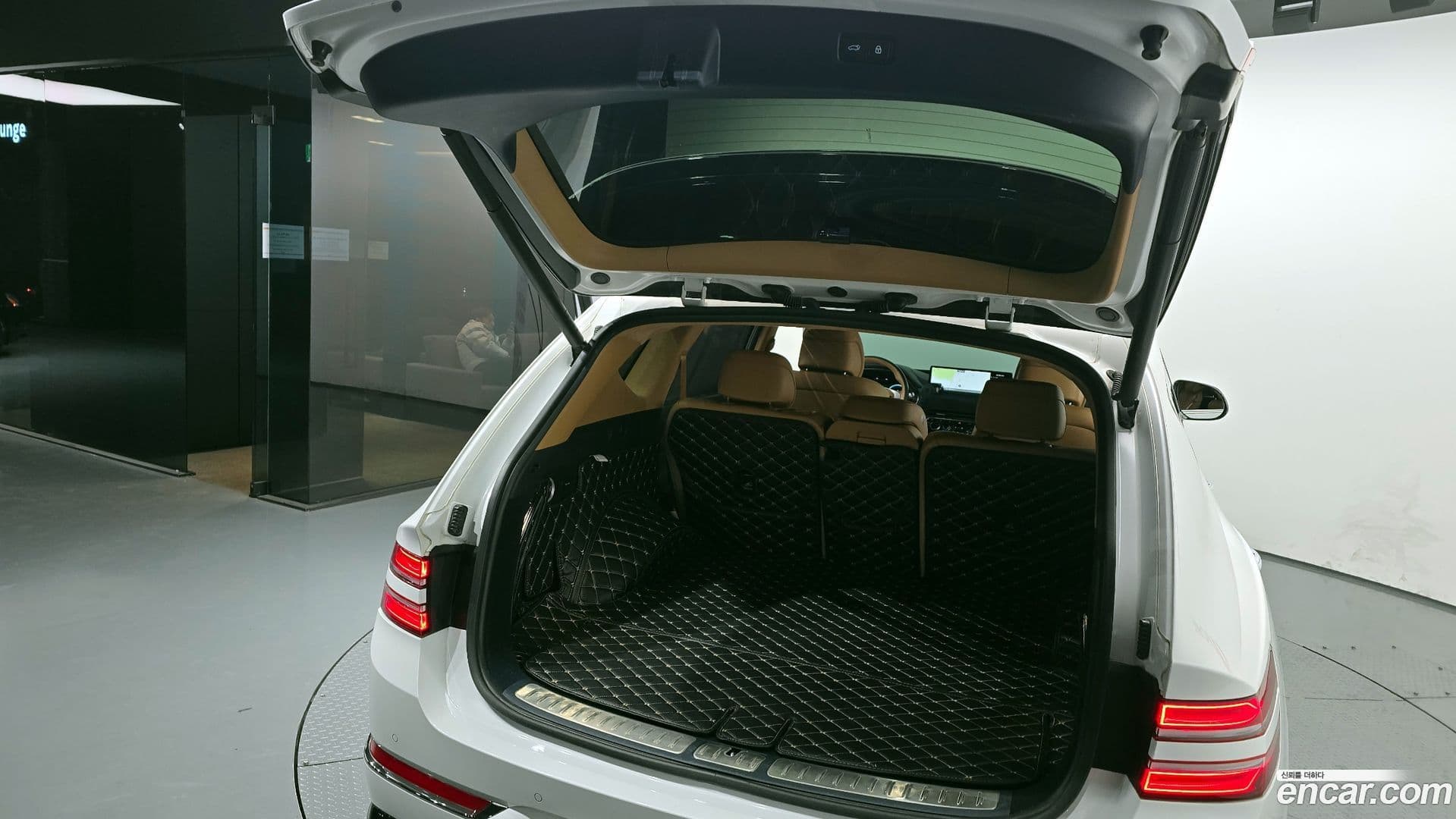 Main__Slider__Photo:GV80 Genesis 2021.6-19