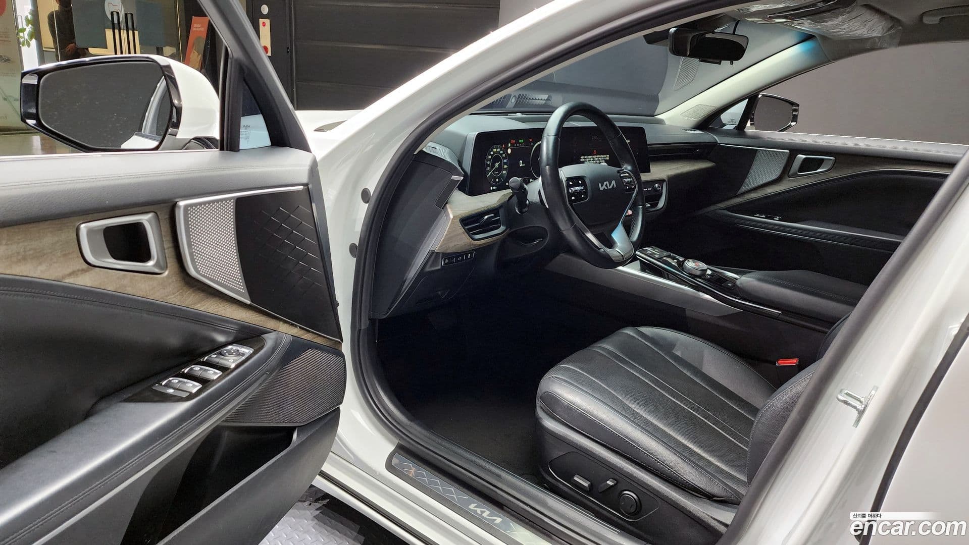 Main__Slider__Photo:K8 Kia 2022.1-10