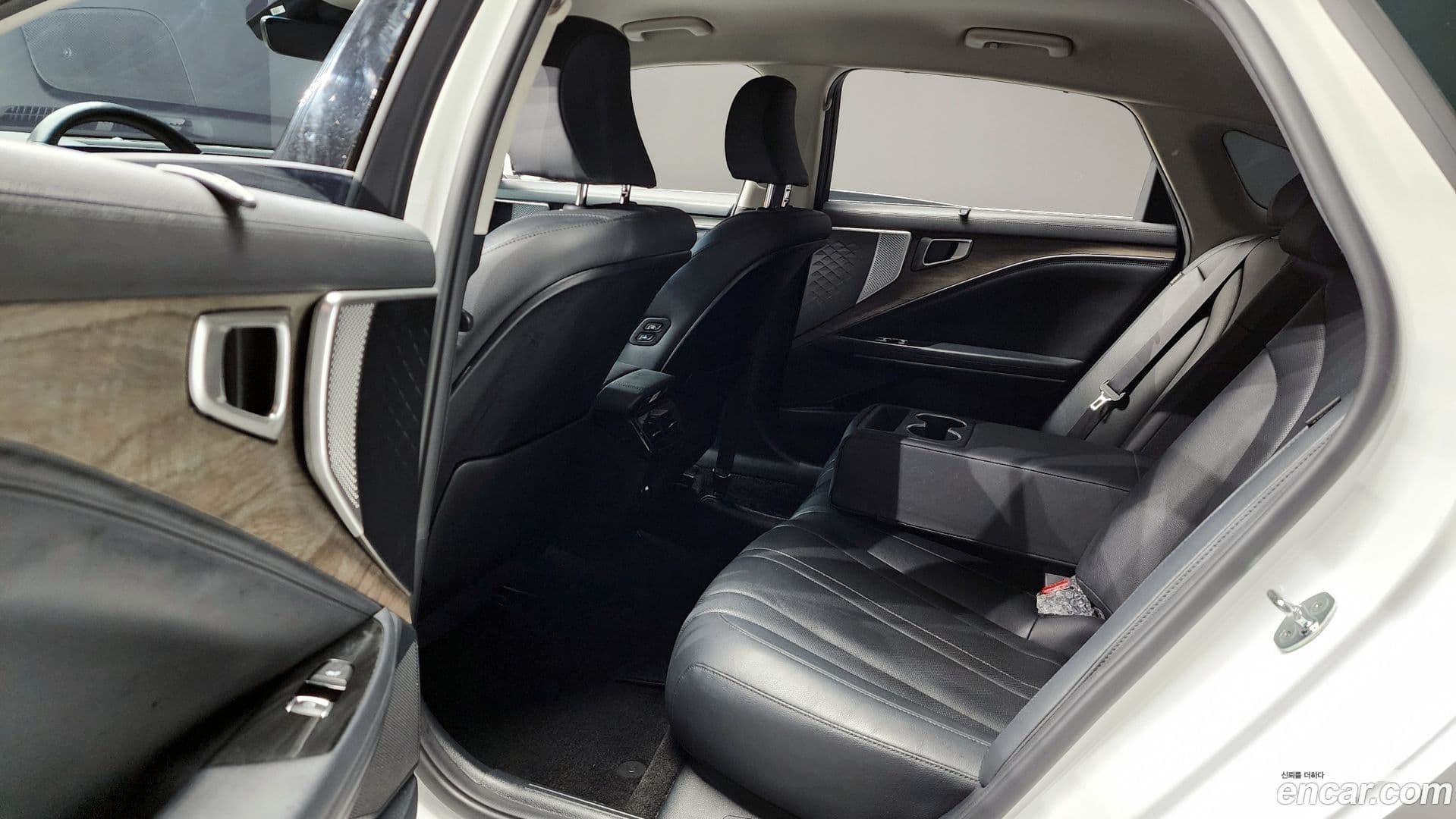 Main__Slider__Photo:K8 Kia 2022.1-11