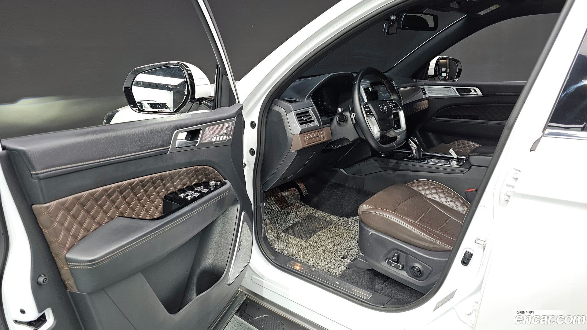 Main__Slider__Photo:Rexton KG_Mobility_Ssangyong 2021.4-9