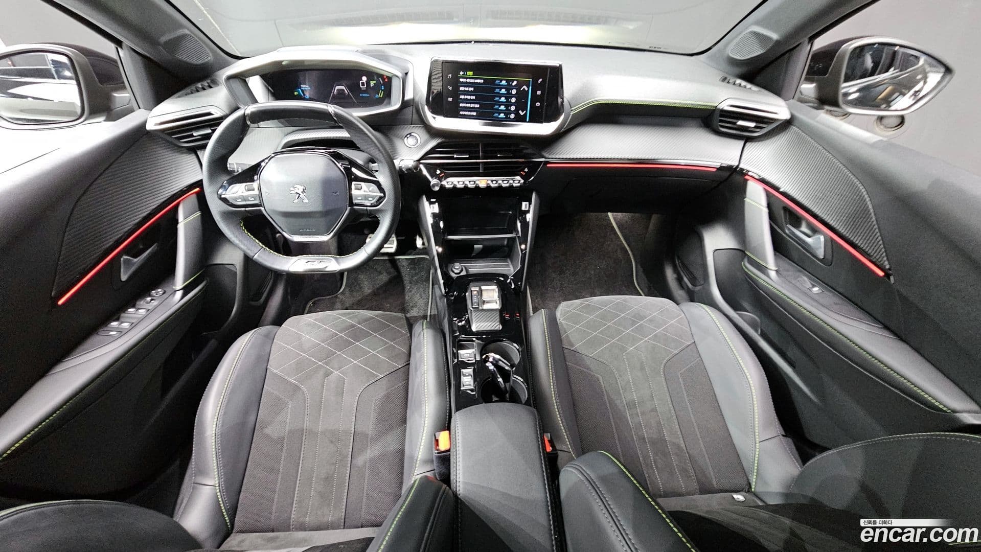 Main__Slider__Photo:208 Peugeot 2023.5-6