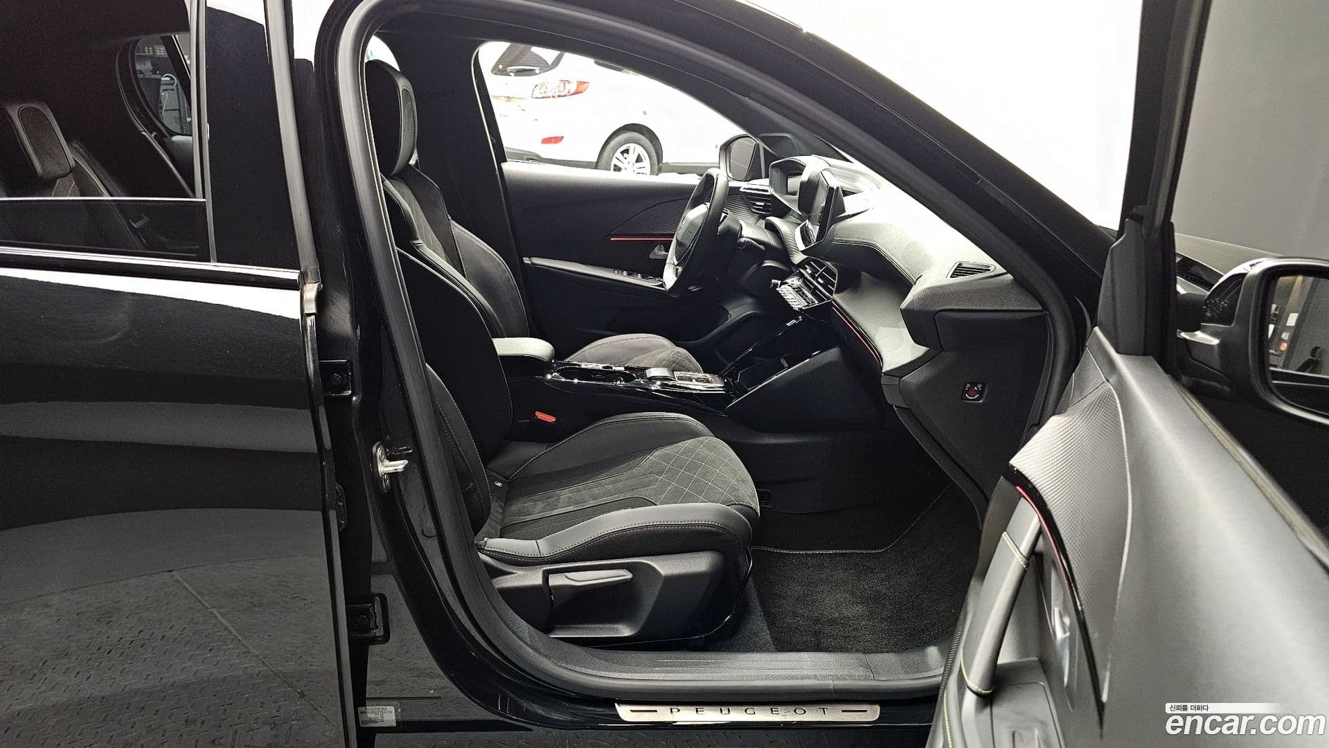 Main__Slider__Photo:208 Peugeot 2023.5-10