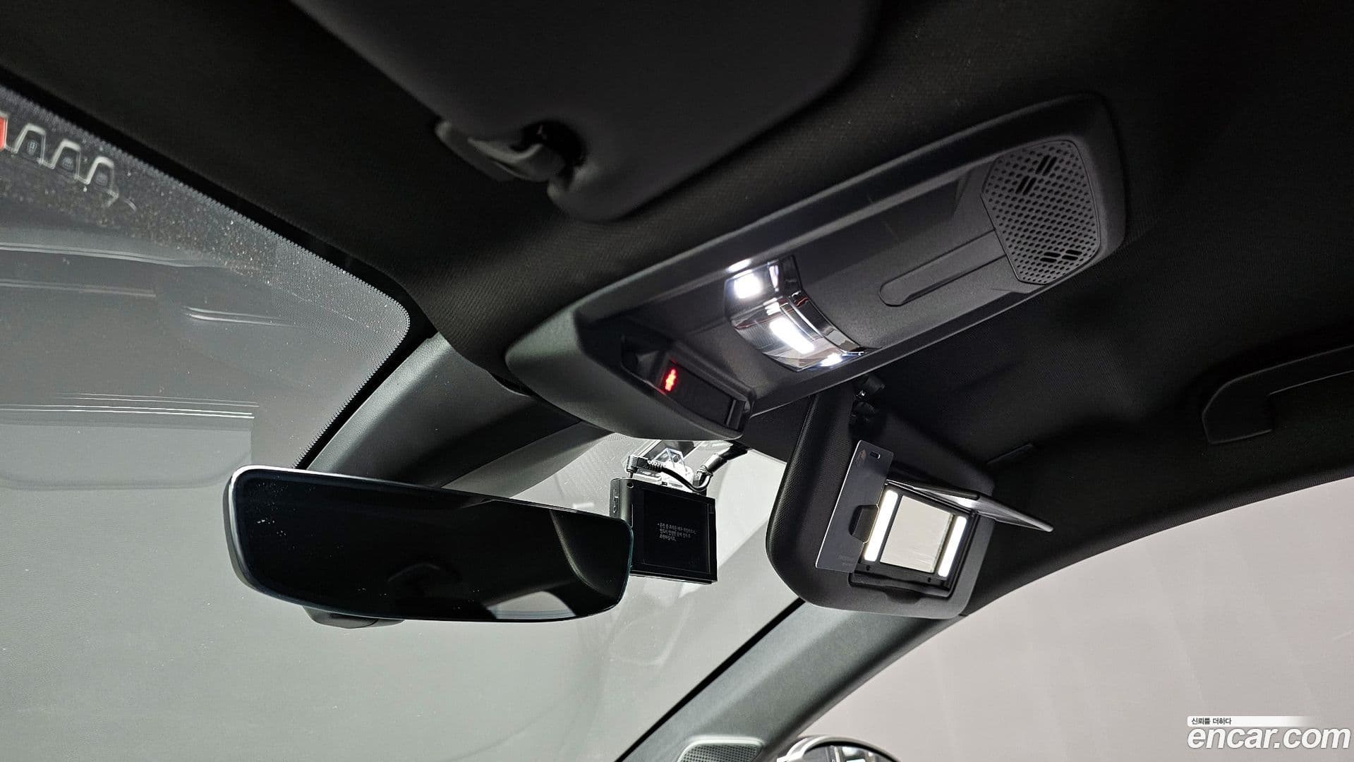 Main__Slider__Photo:208 Peugeot 2023.5-16