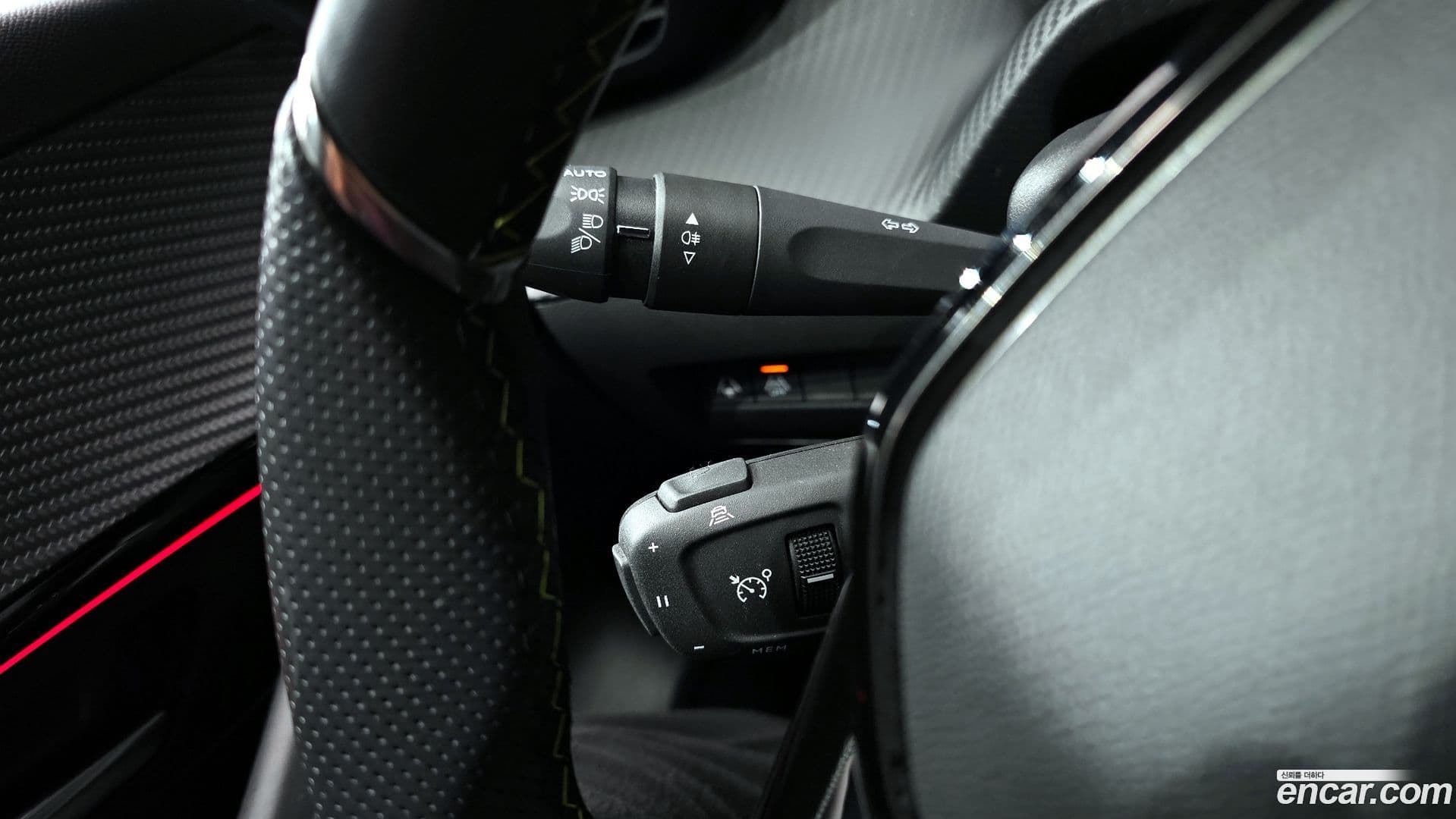 Main__Slider__Photo:208 Peugeot 2023.5-18