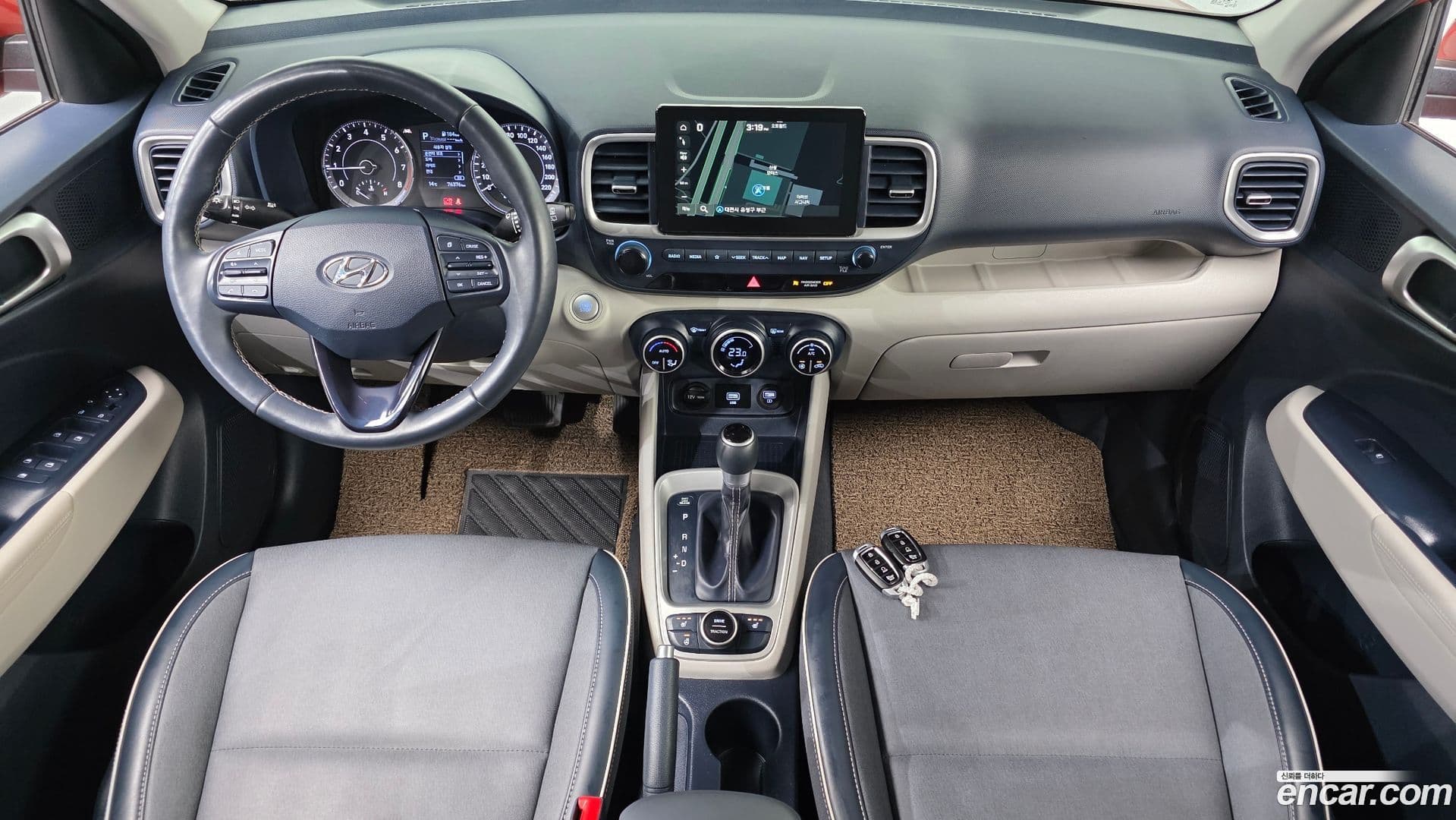 Main__Slider__Photo:Venue Hyundai 2020.3-6