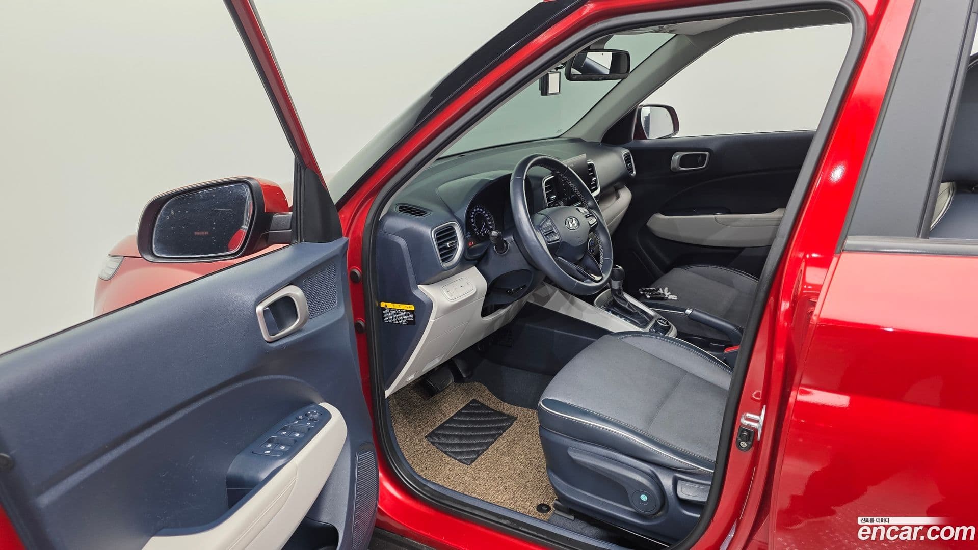 Main__Slider__Photo:Venue Hyundai 2020.3-10