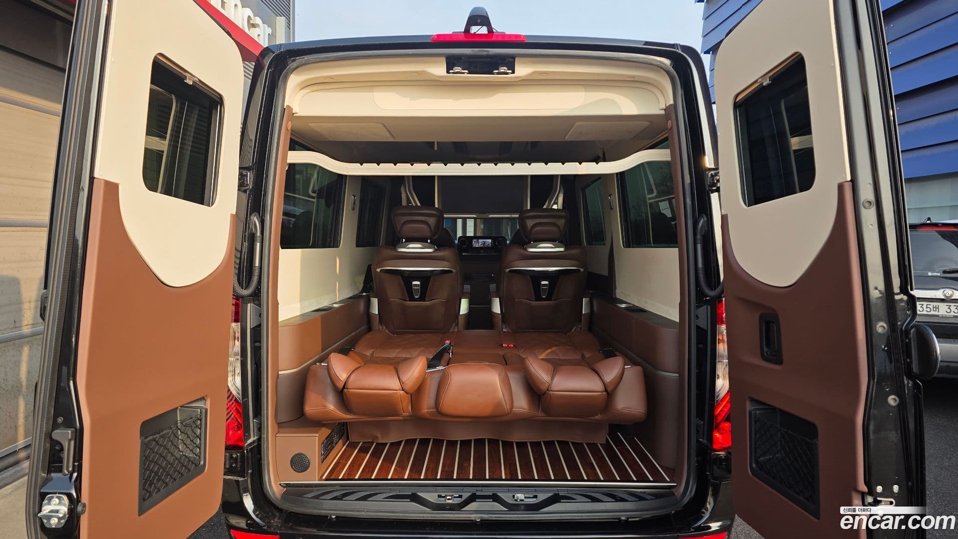 Main__Slider__Photo:Sprinter Mercedes-Benz 2024.11-19