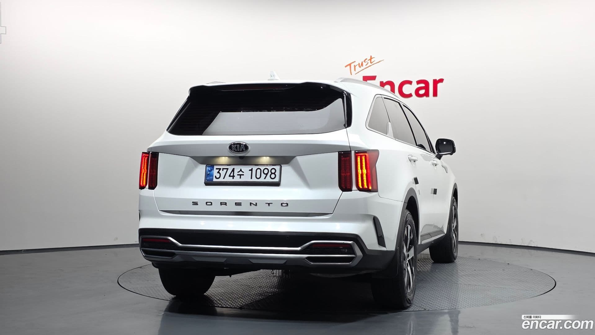 Main__Slider__Photo:Sorento Kia 2021.3-3