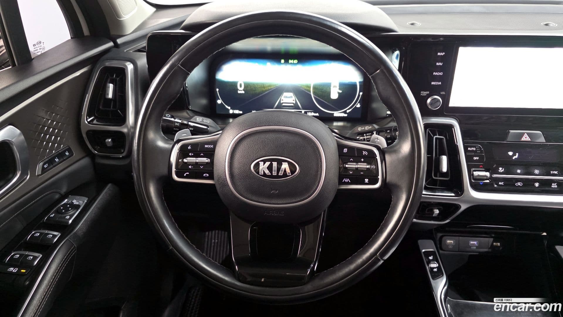 Main__Slider__Photo:Sorento Kia 2021.3-12