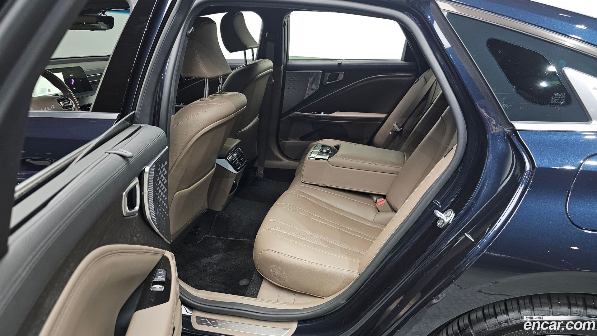 Main__Slider__Photo:K8 Kia 2022.2-10