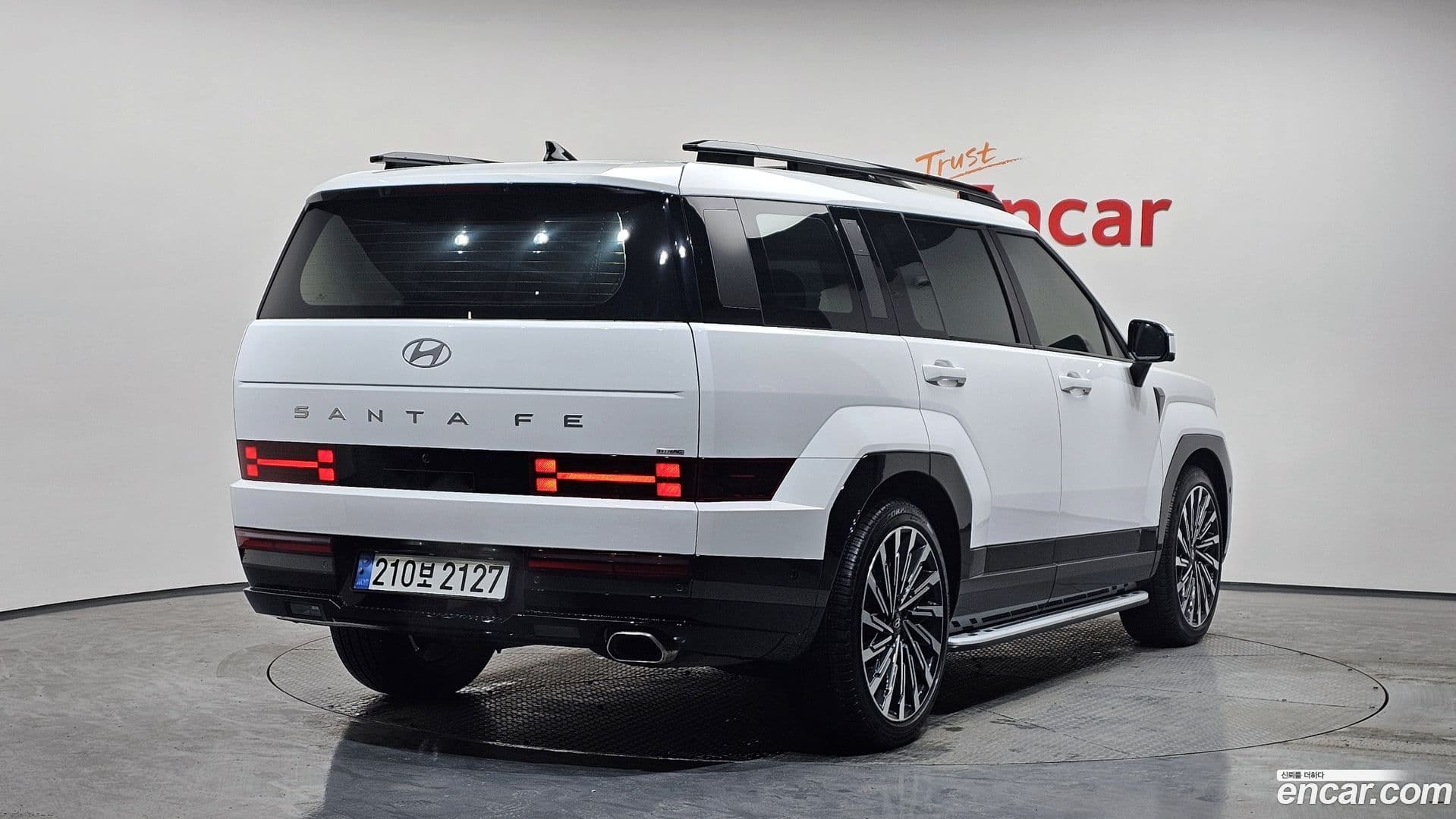 Main__Slider__Photo:Santafe Hyundai 2024.0-1