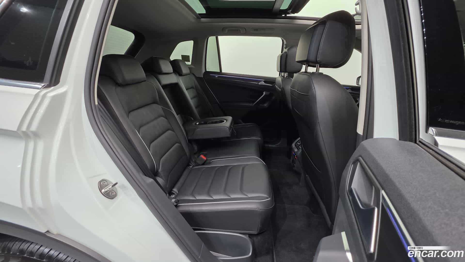 Tiguan Volkswagen 2023.9-OPTION-023