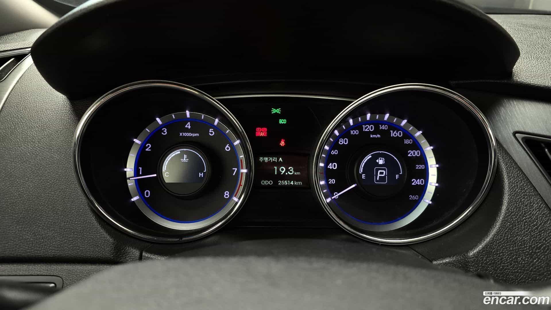 Sonata Hyundai 2014.6-INNER-008