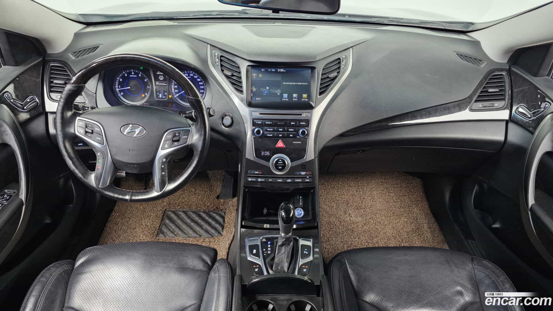 Grandeur Hyundai 2016.5-INNER-007