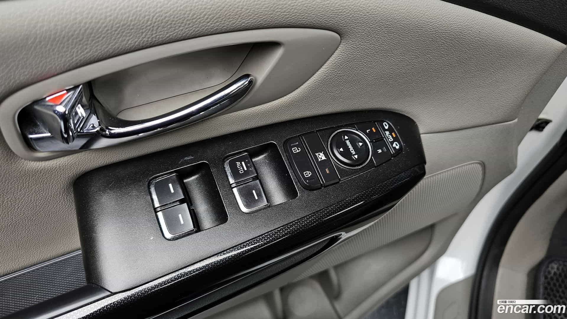 Canival Kia 2017.8-OPTION-022