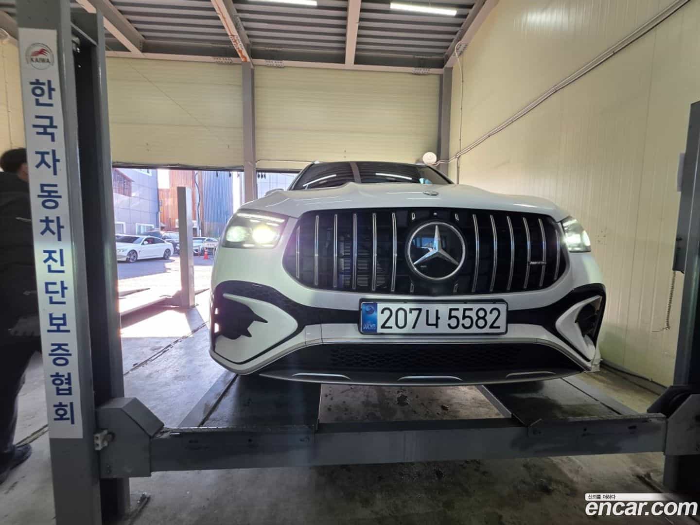 GLE-Class Mercedes-Benz 2025.3-OUTER-001