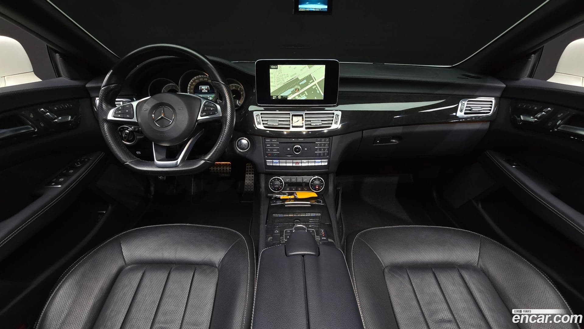 Main__Slider__Photo:CLS-Class Mercedes-Benz 2015.9-6