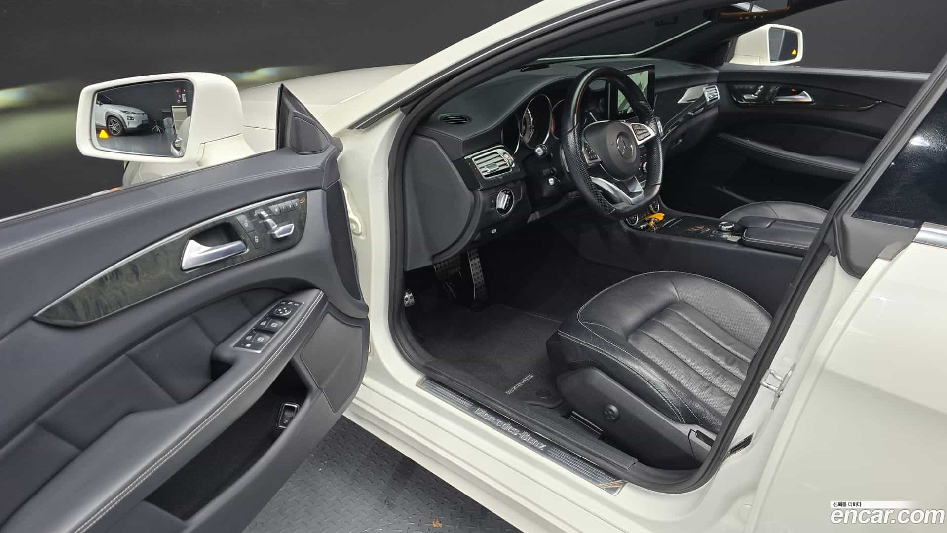 CLS-Class Mercedes-Benz 2015.9-OPTION-015