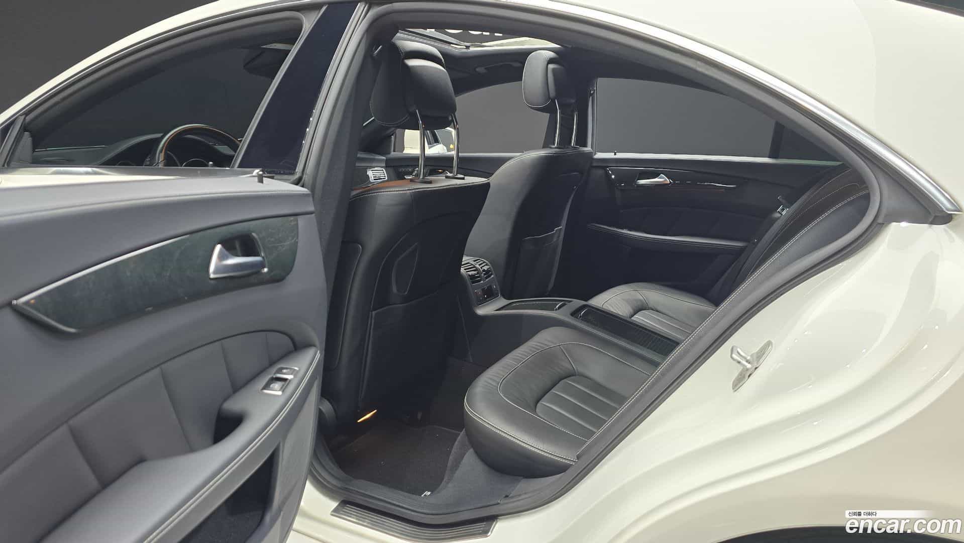 CLS-Class Mercedes-Benz 2015.9-OPTION-016