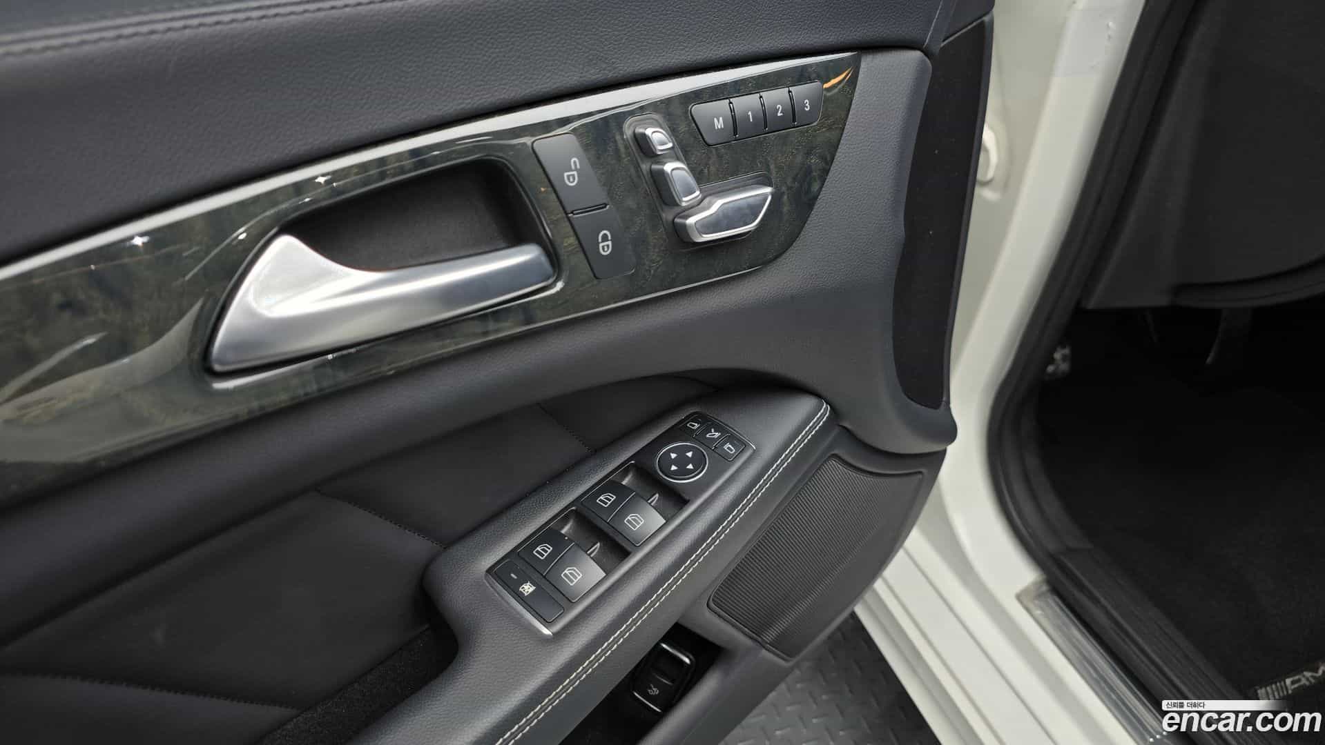 CLS-Class Mercedes-Benz 2015.9-OPTION-021