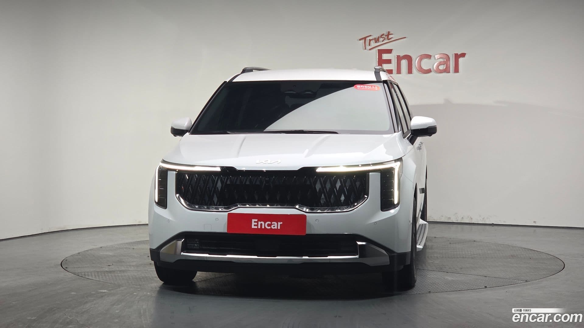 Main__Slider__Photo:Canival Kia 2025.8-2