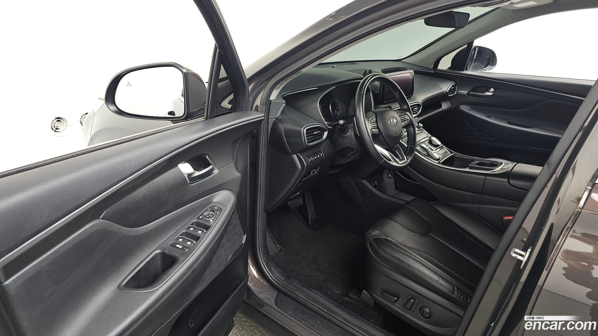 Main__Slider__Photo:Santafe Hyundai 2021.4-9