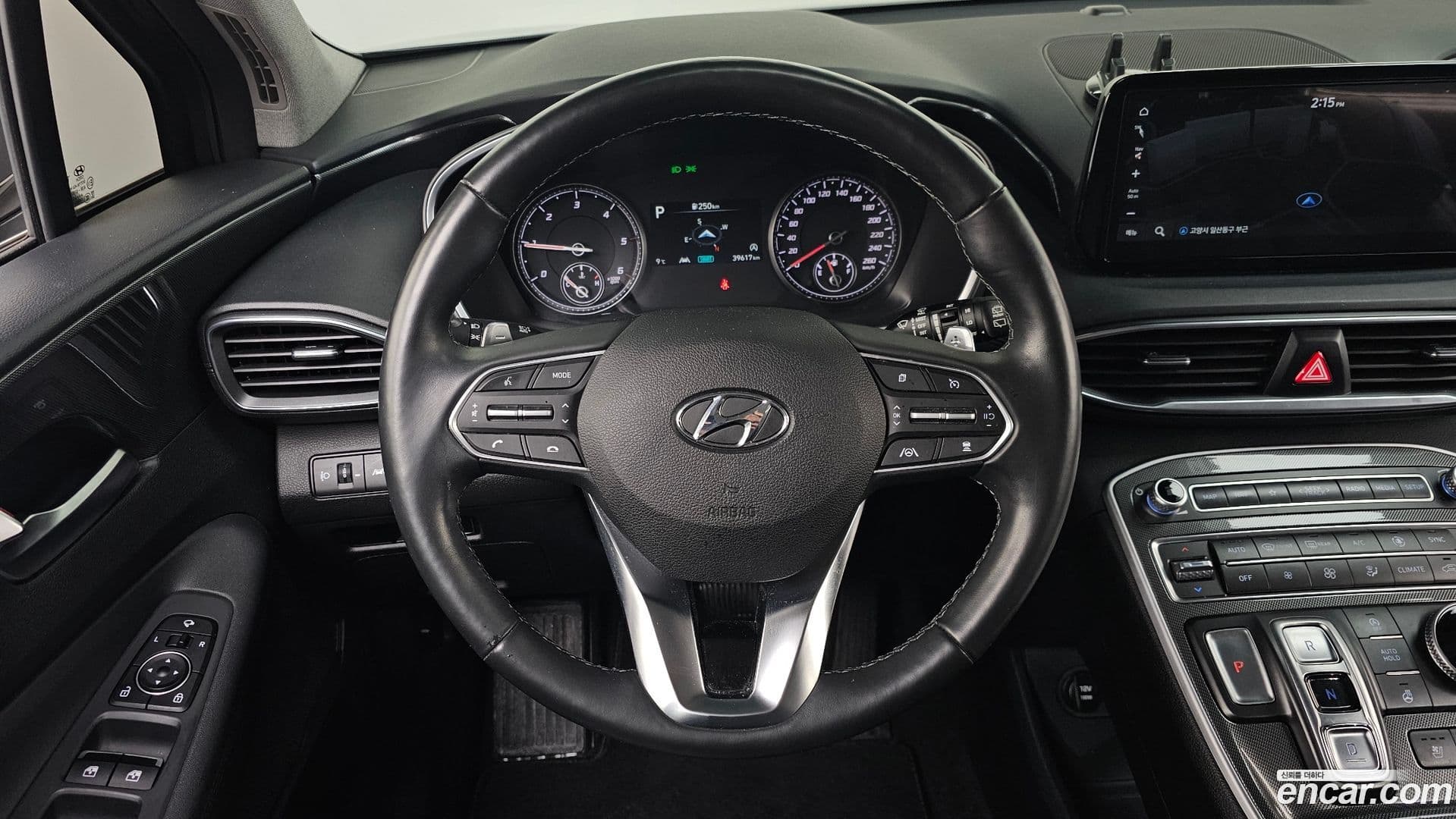 Main__Slider__Photo:Santafe Hyundai 2021.4-12