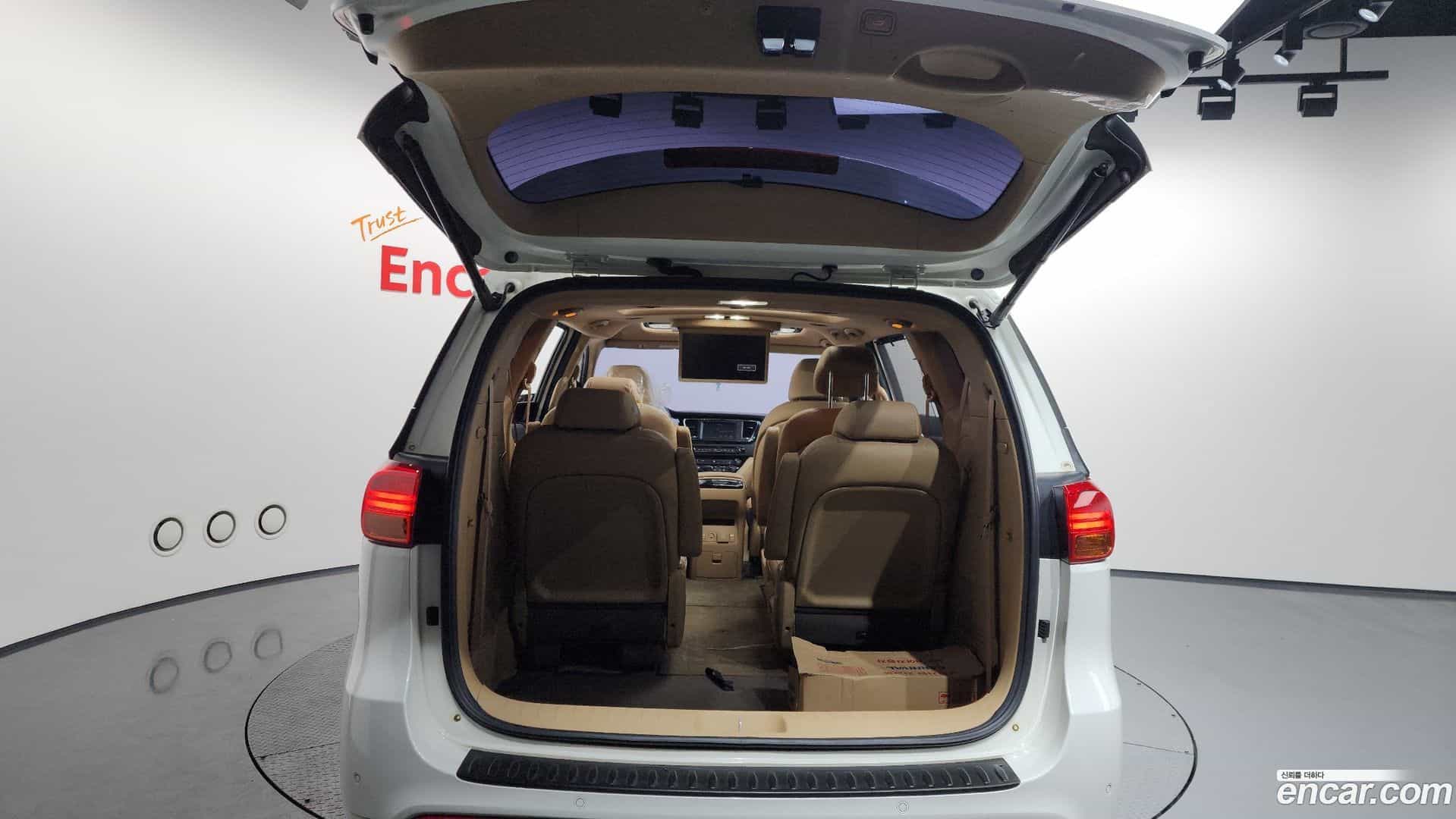 Canival Kia 2017.1-OPTION-024