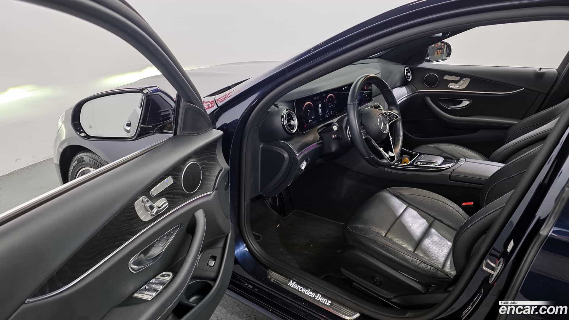 E-Class Mercedes-Benz 2022.0-INNER-010
