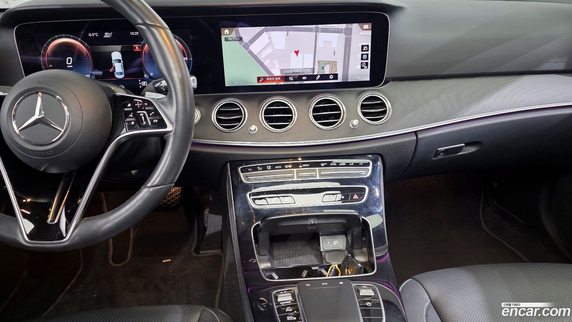 Main__Slider__Photo:E-Class Mercedes-Benz 2022.0-18