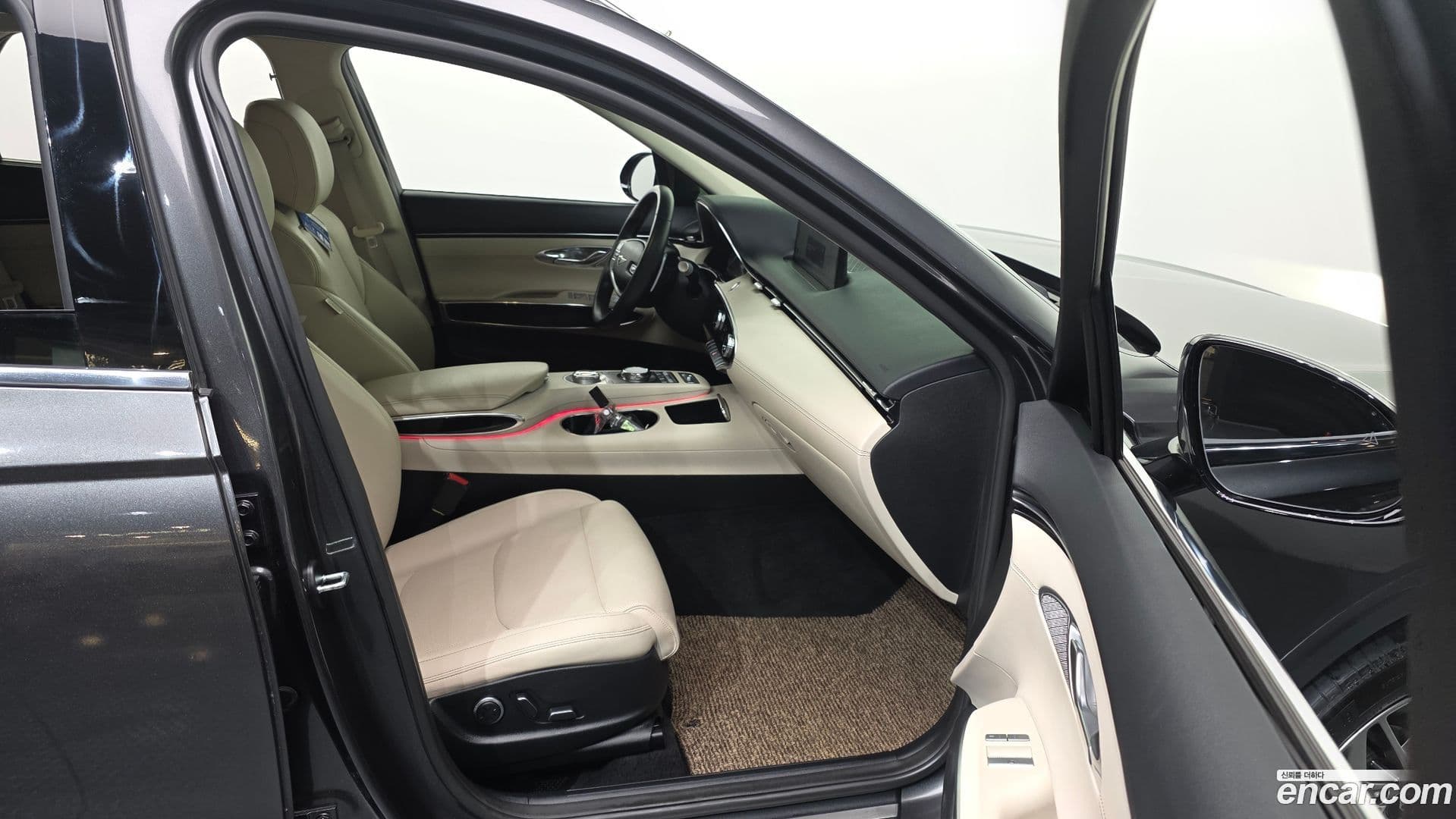 Main__Slider__Photo:GV70 Genesis 2022.1-10