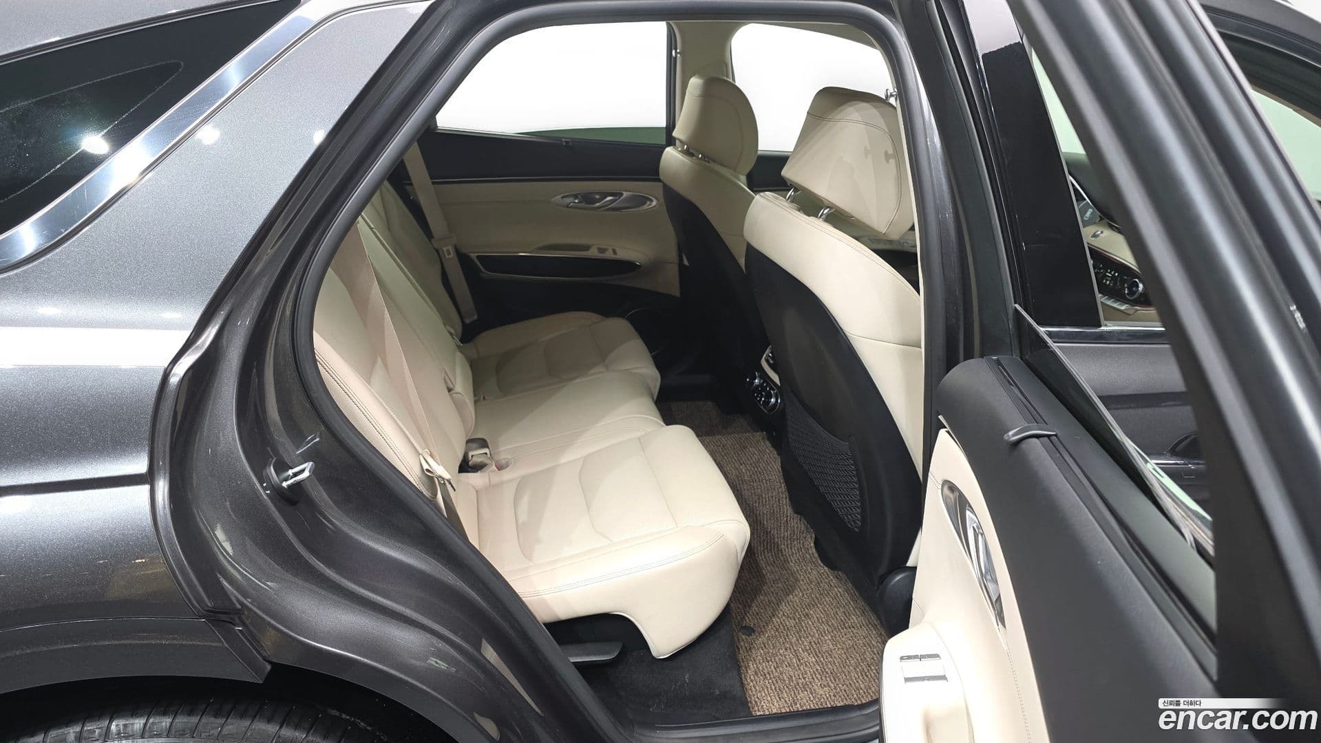 Main__Slider__Photo:GV70 Genesis 2022.1-11