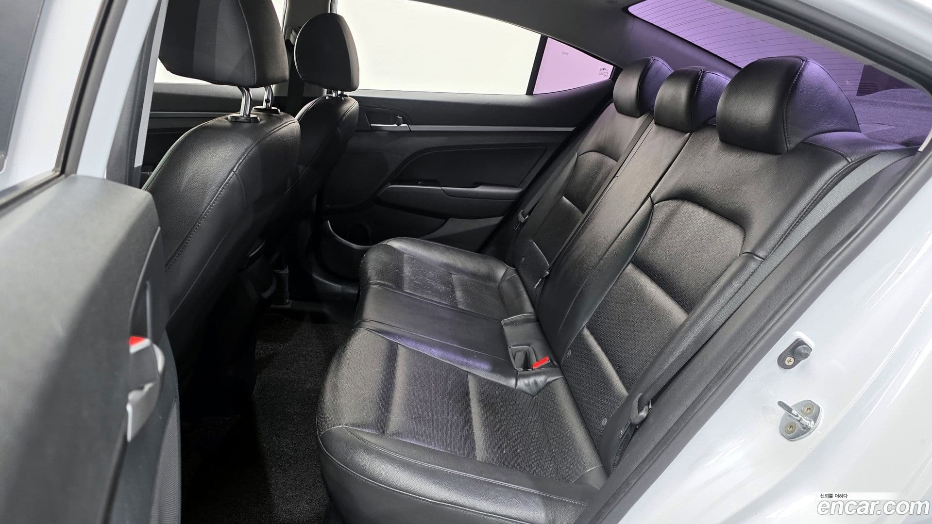 Main__Slider__Photo:AVANTE Hyundai 2019.1-11