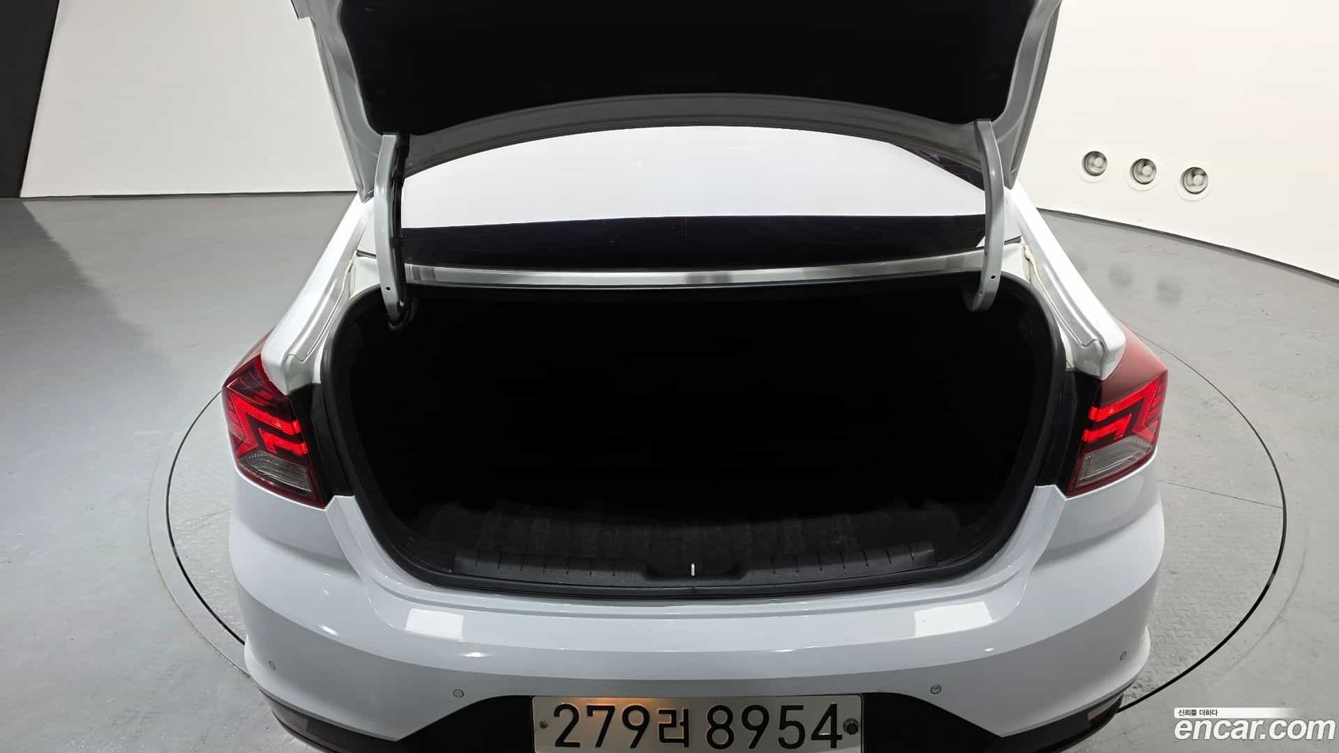 AVANTE Hyundai 2019.1-OPTION-024