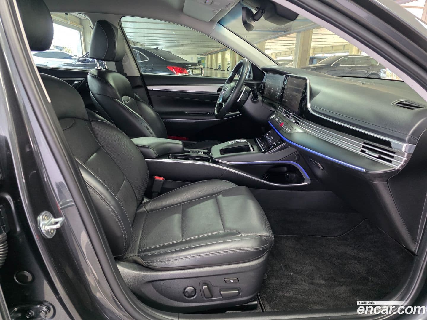 Main__Slider__Photo:Grandeur Hyundai 2020.4-14