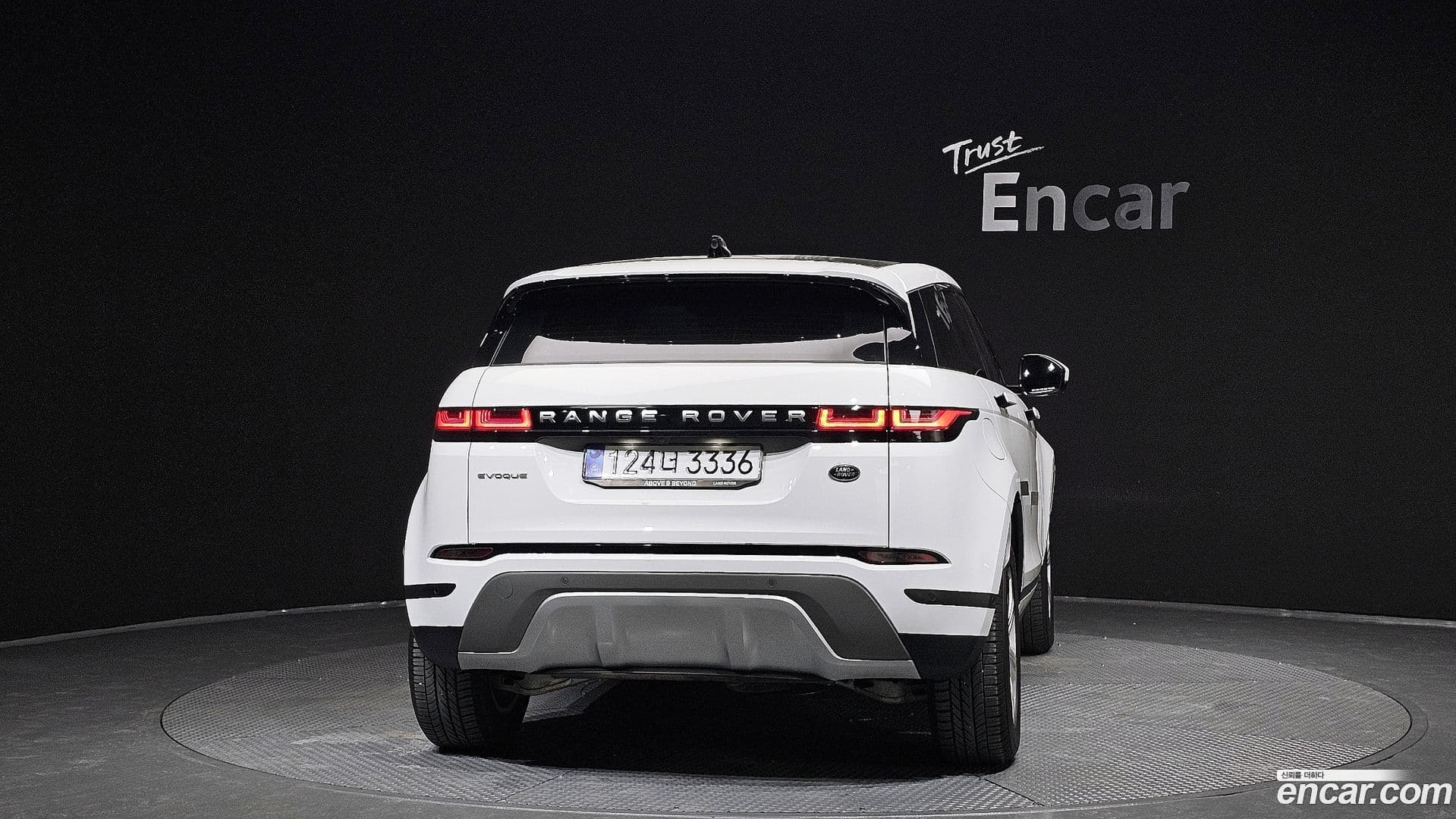 Main__Slider__Photo:Range Rover Evoque Land Rover 2021.4-3