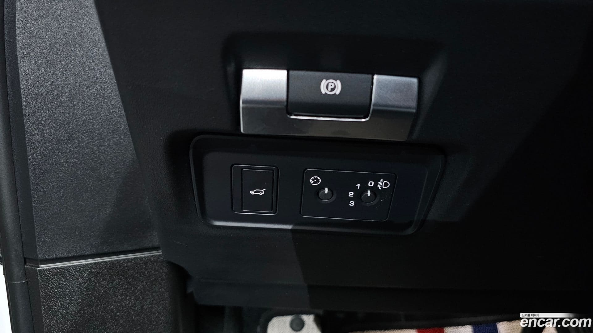 Main__Slider__Photo:Range Rover Evoque Land Rover 2021.4-13