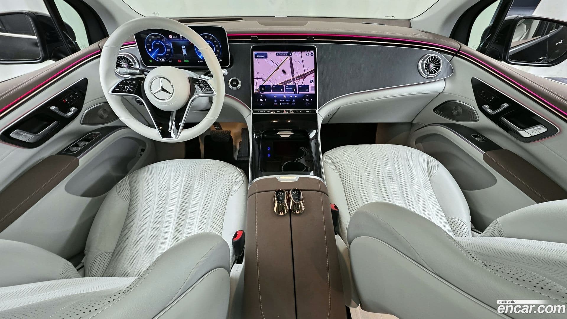 Main__Slider__Photo:EQS Mercedes-Benz 2023.9-6