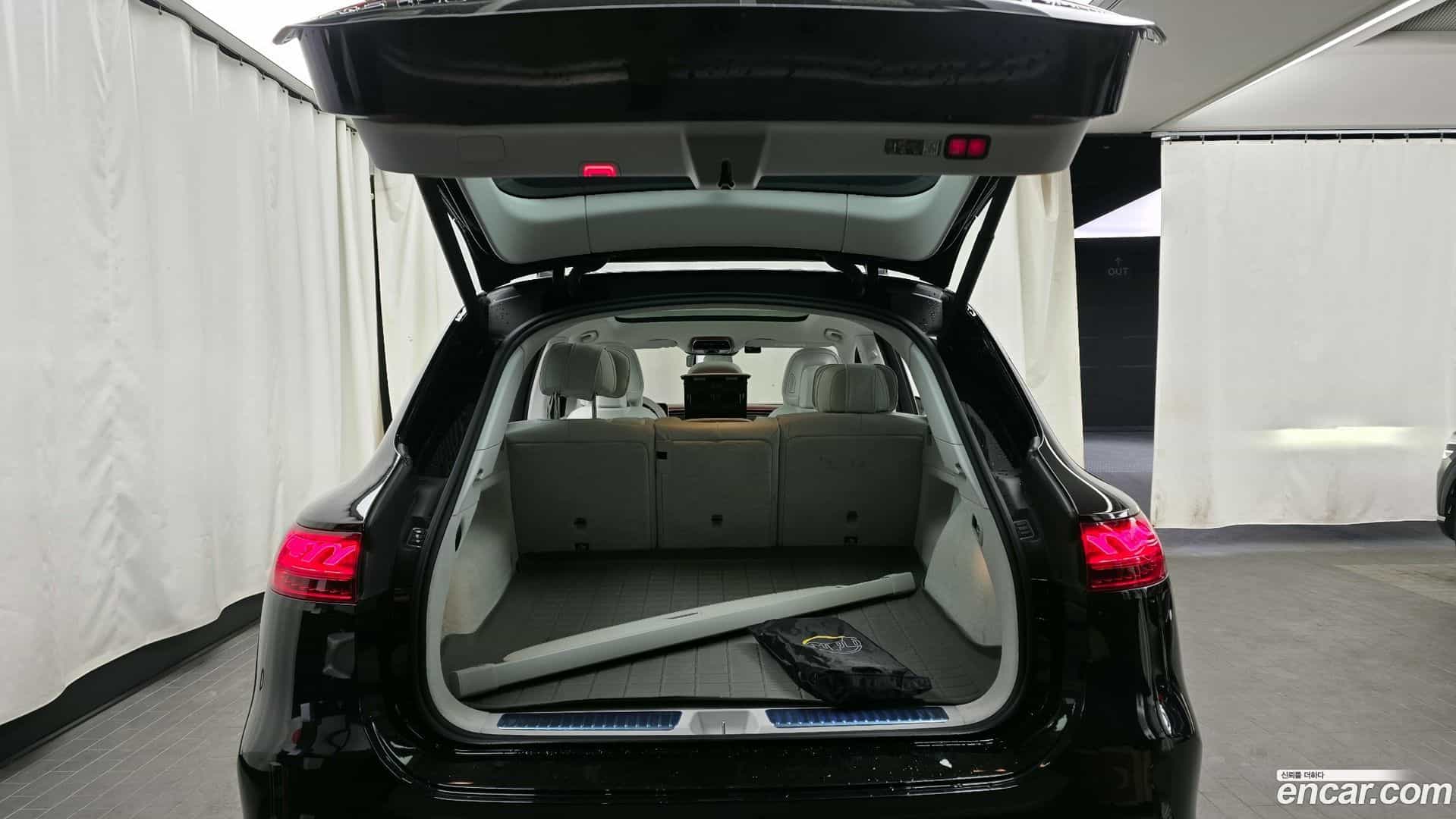 EQS Mercedes-Benz 2023.9-OPTION-024