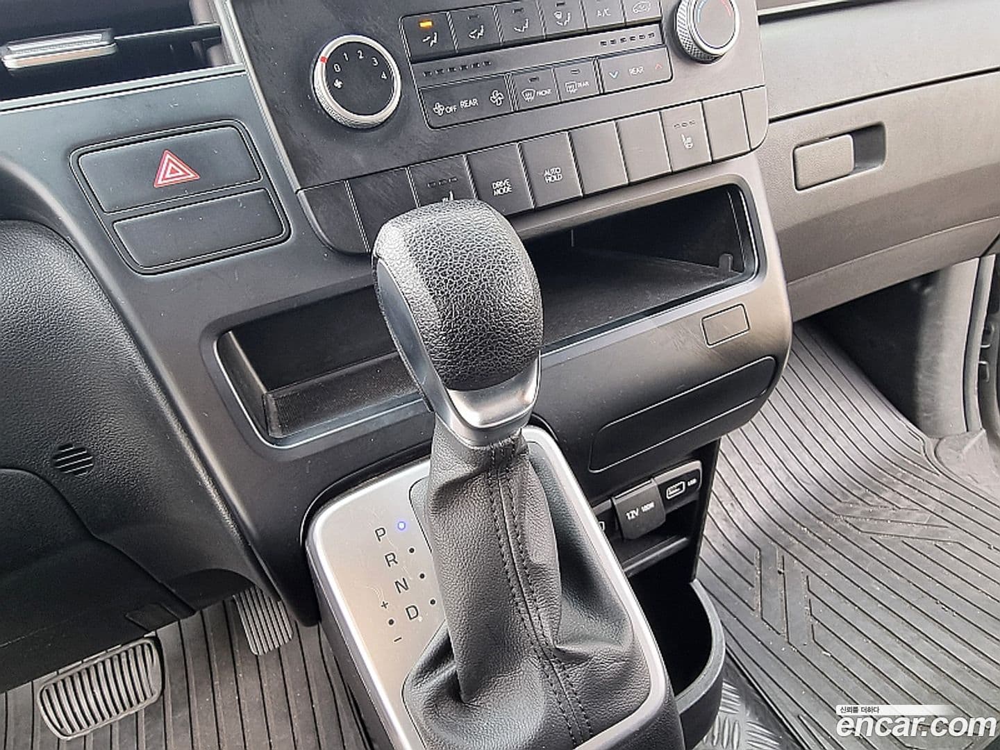 Main__Slider__Photo:Staria Hyundai 2021.6-8