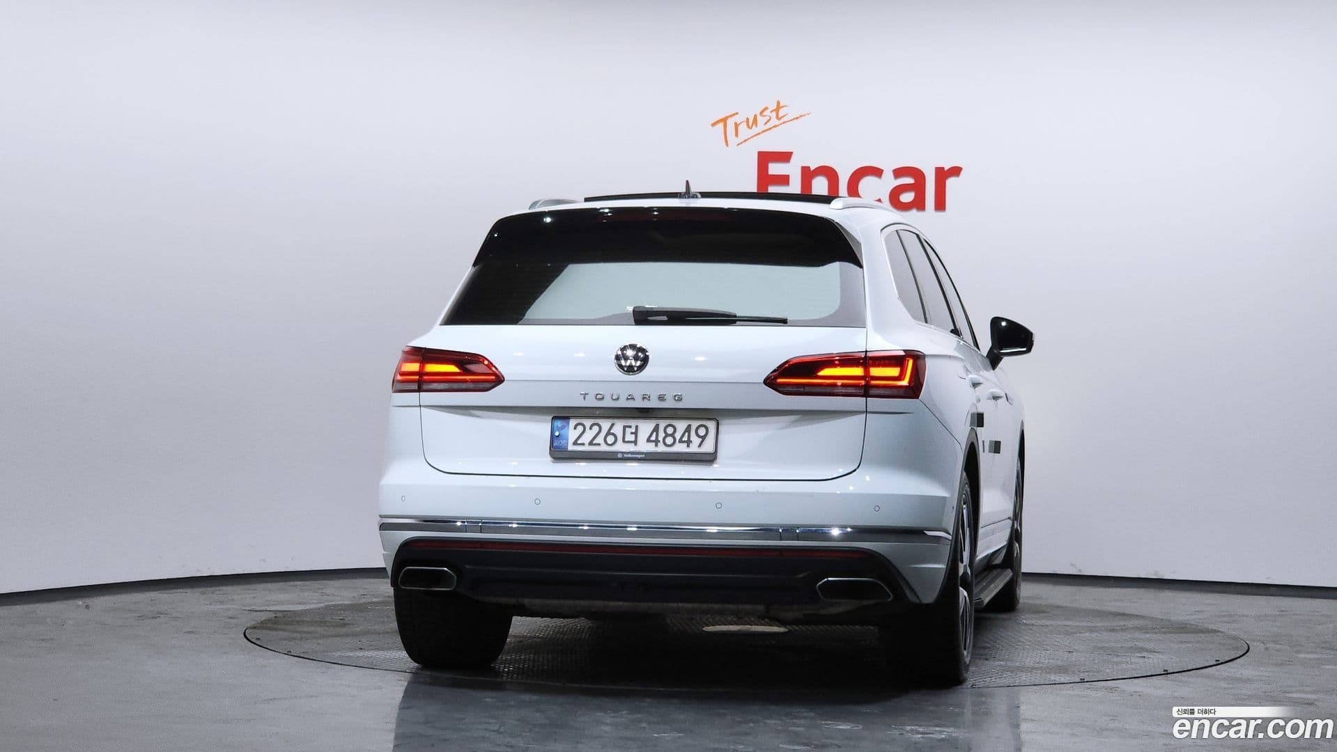 Main__Slider__Photo:Touareg Volkswagen 2021.0-3