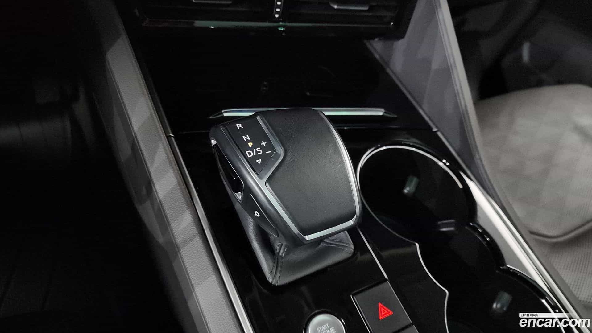 Touareg Volkswagen 2021.0-INNER-009